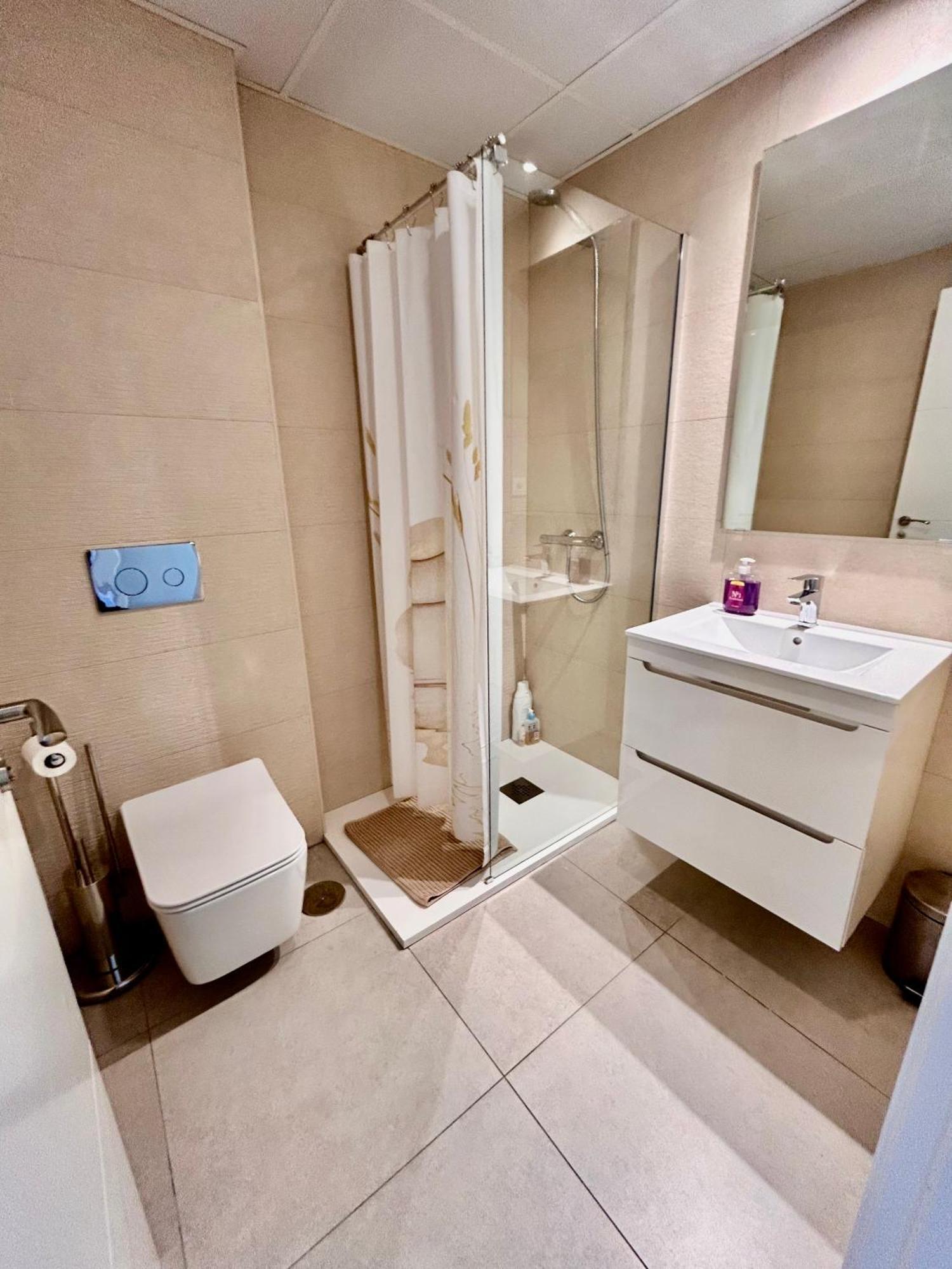 Moderno Apartamento Inteligente マドリード エクステリア 写真