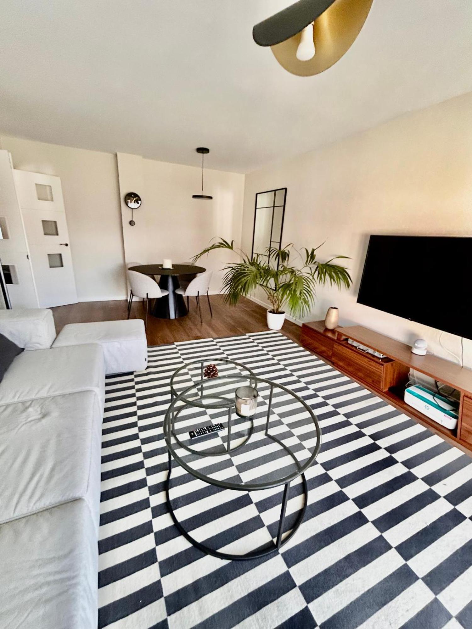 Moderno Apartamento Inteligente マドリード エクステリア 写真