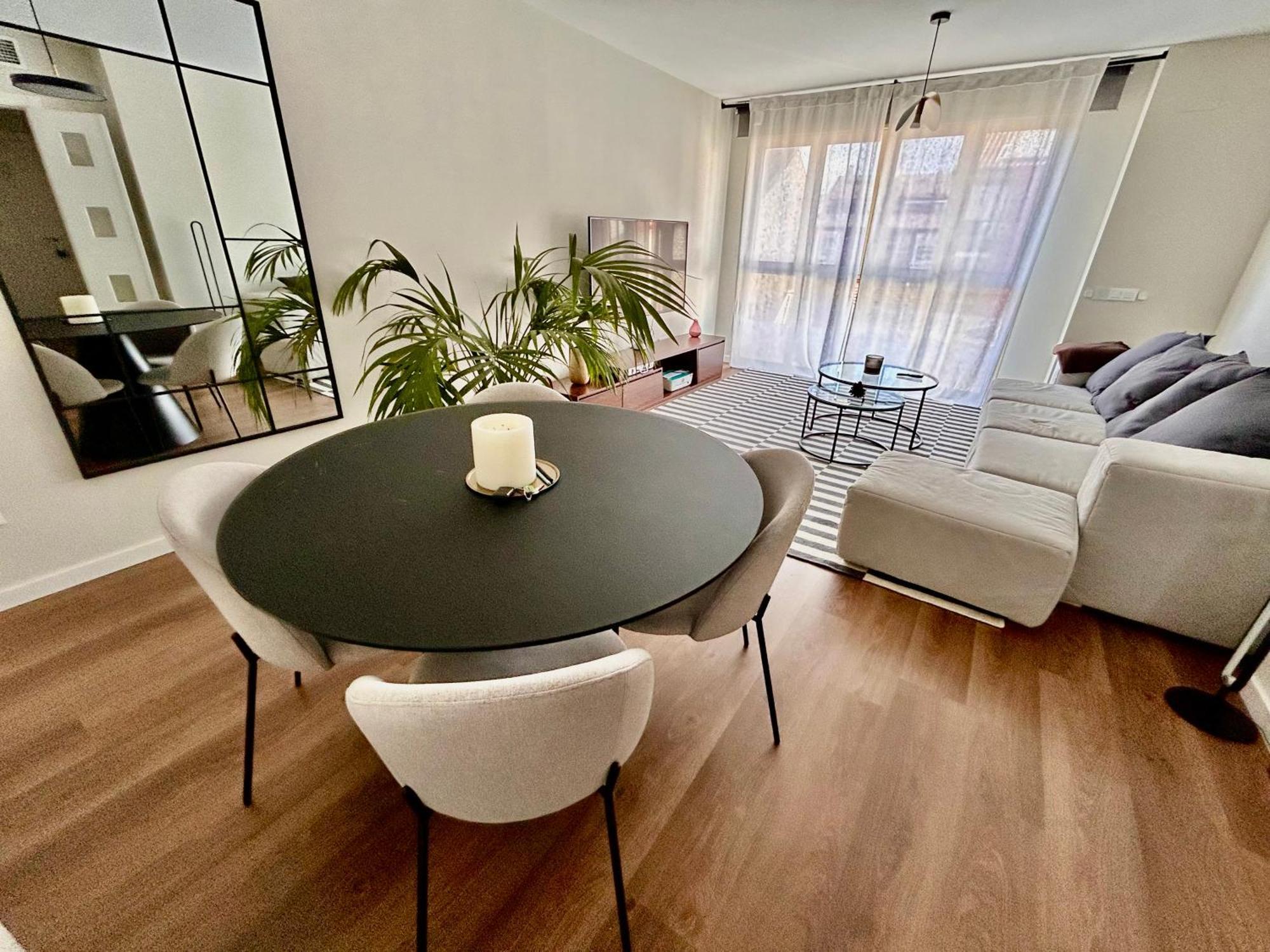 Moderno Apartamento Inteligente マドリード エクステリア 写真